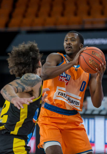 秀引入新星 秀引入新星