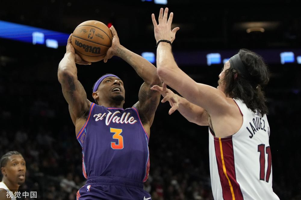 在完善法律 在完善法律