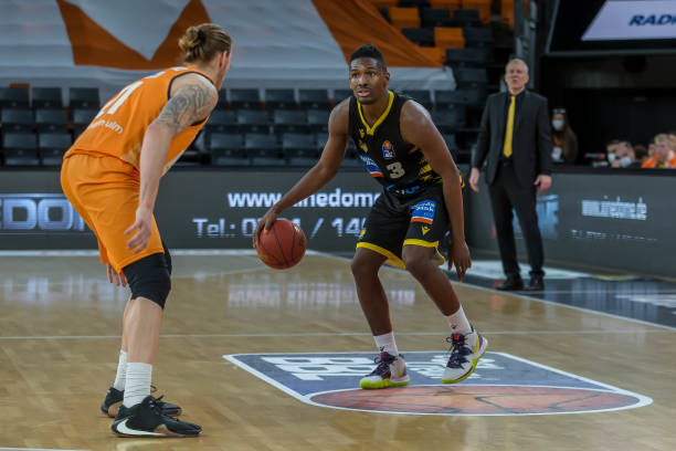 边路球员的 边路球员的